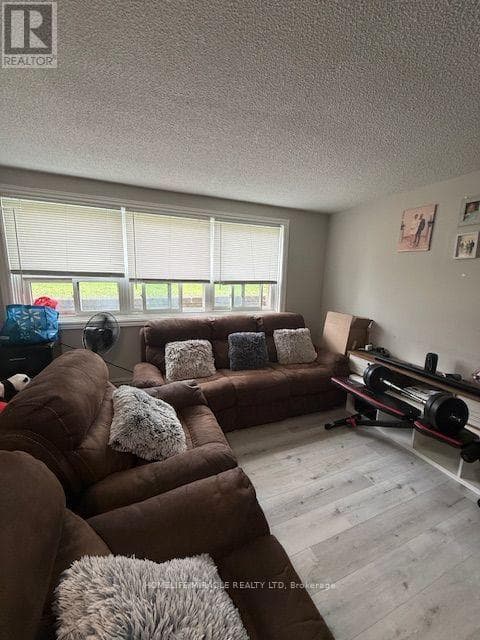 Multi-family at 9 Ellen Street, Mississauga (Streetsville), Ontario - Photo 6 - RE/MAX Garden City Realty