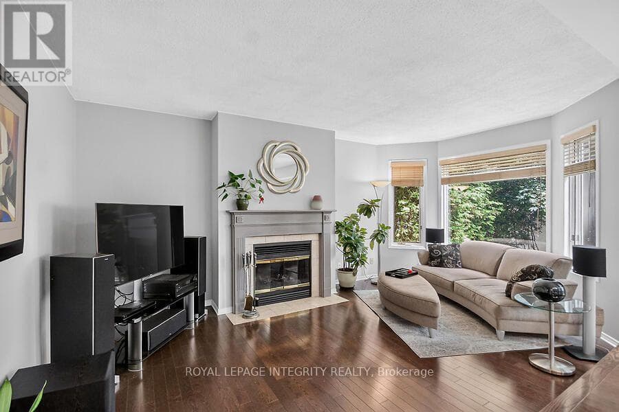 Single Family at 76 Saddlehorn Crescent, Ottawa, Ontario - Photo 6 - RE/MAX Garden City Realty