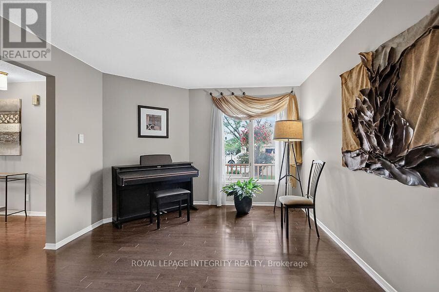 Single Family at 76 Saddlehorn Crescent, Ottawa, Ontario - Photo 4 - RE/MAX Garden City Realty