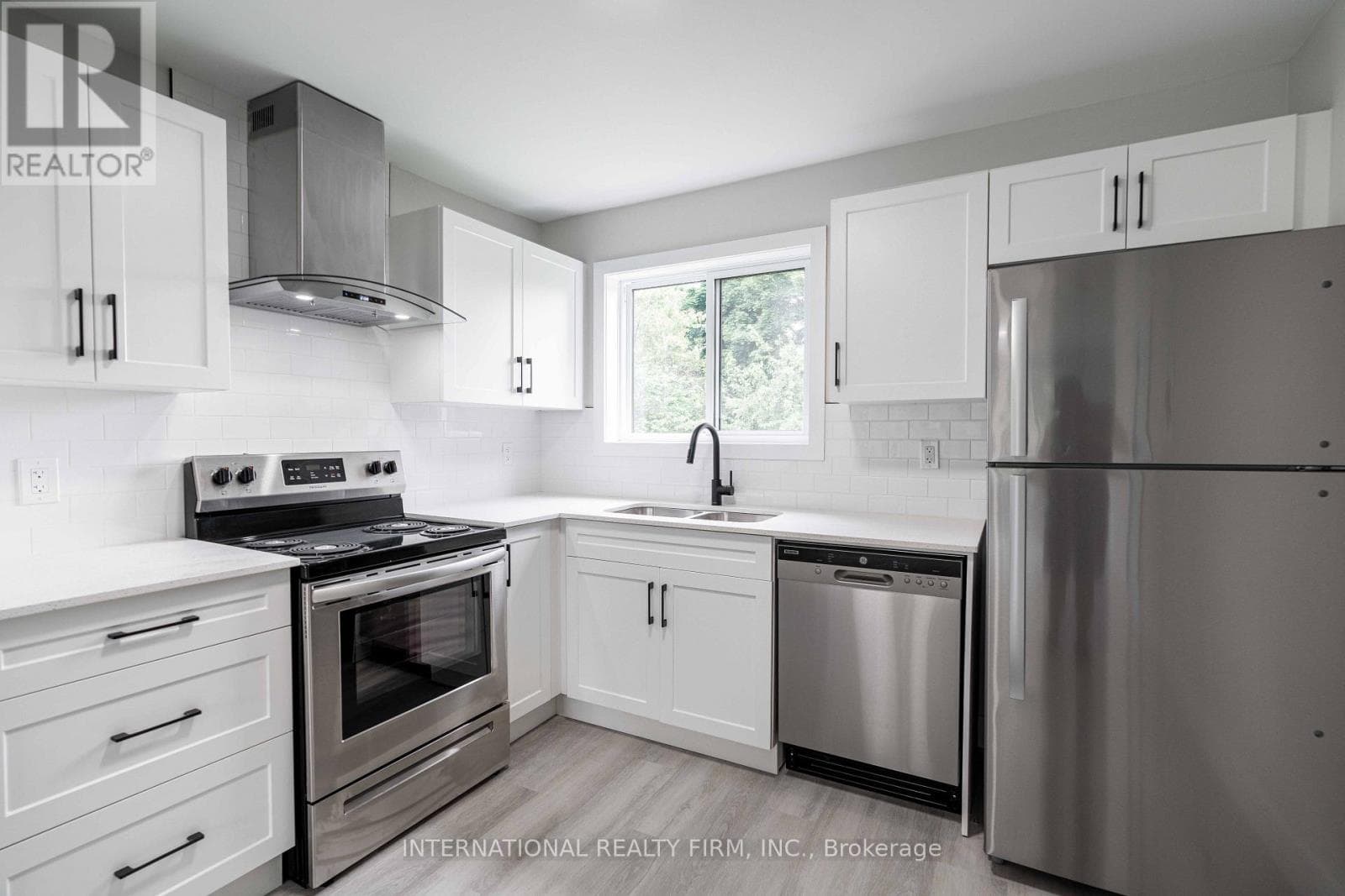 Multi-family at 4- 81 King Edward Avenue, London South (South A), Ontario - Photo 2 - RE/MAX Garden City Realty