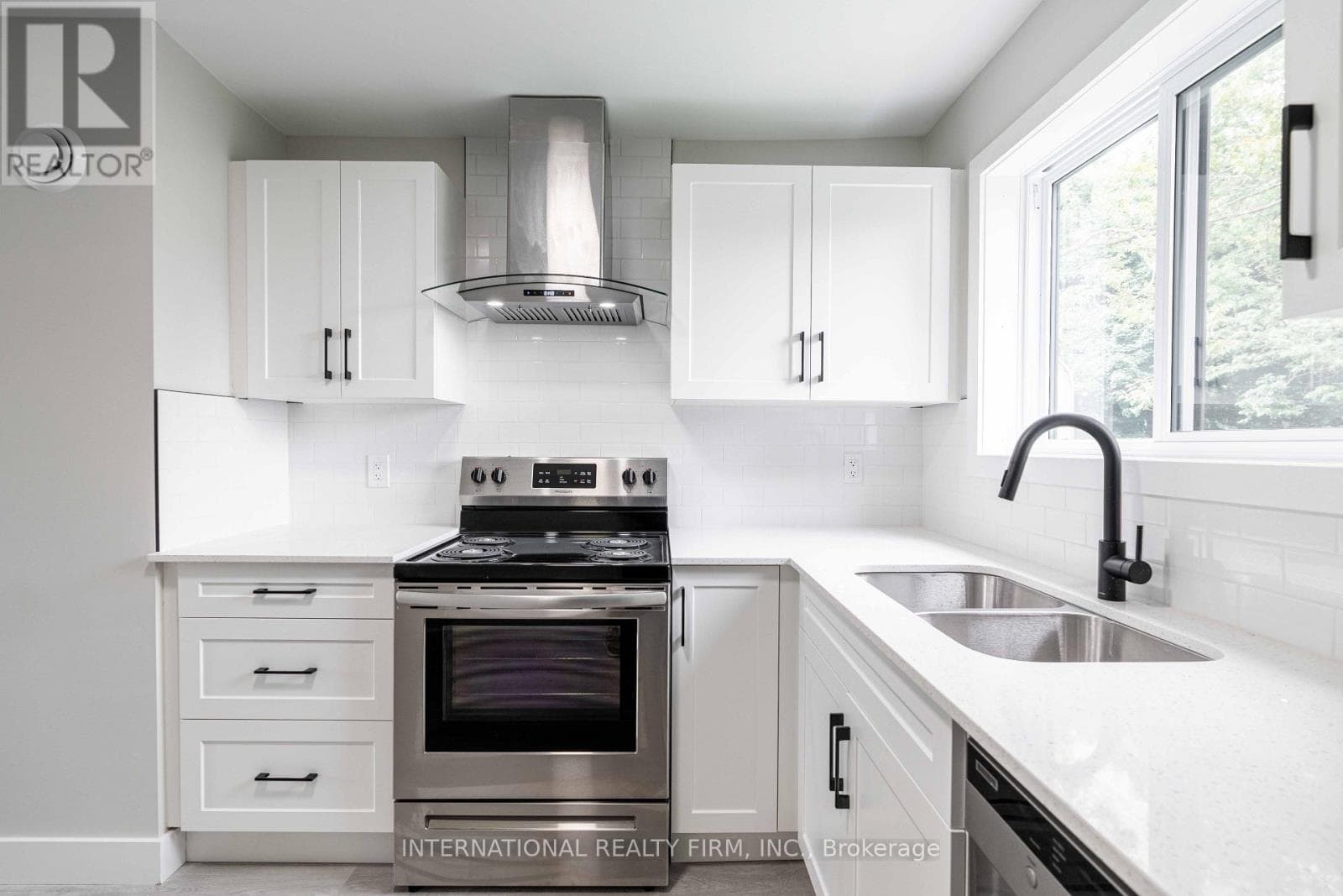 Multi-family at 4- 81 King Edward Avenue, London South (South A), Ontario - Photo 3 - RE/MAX Garden City Realty