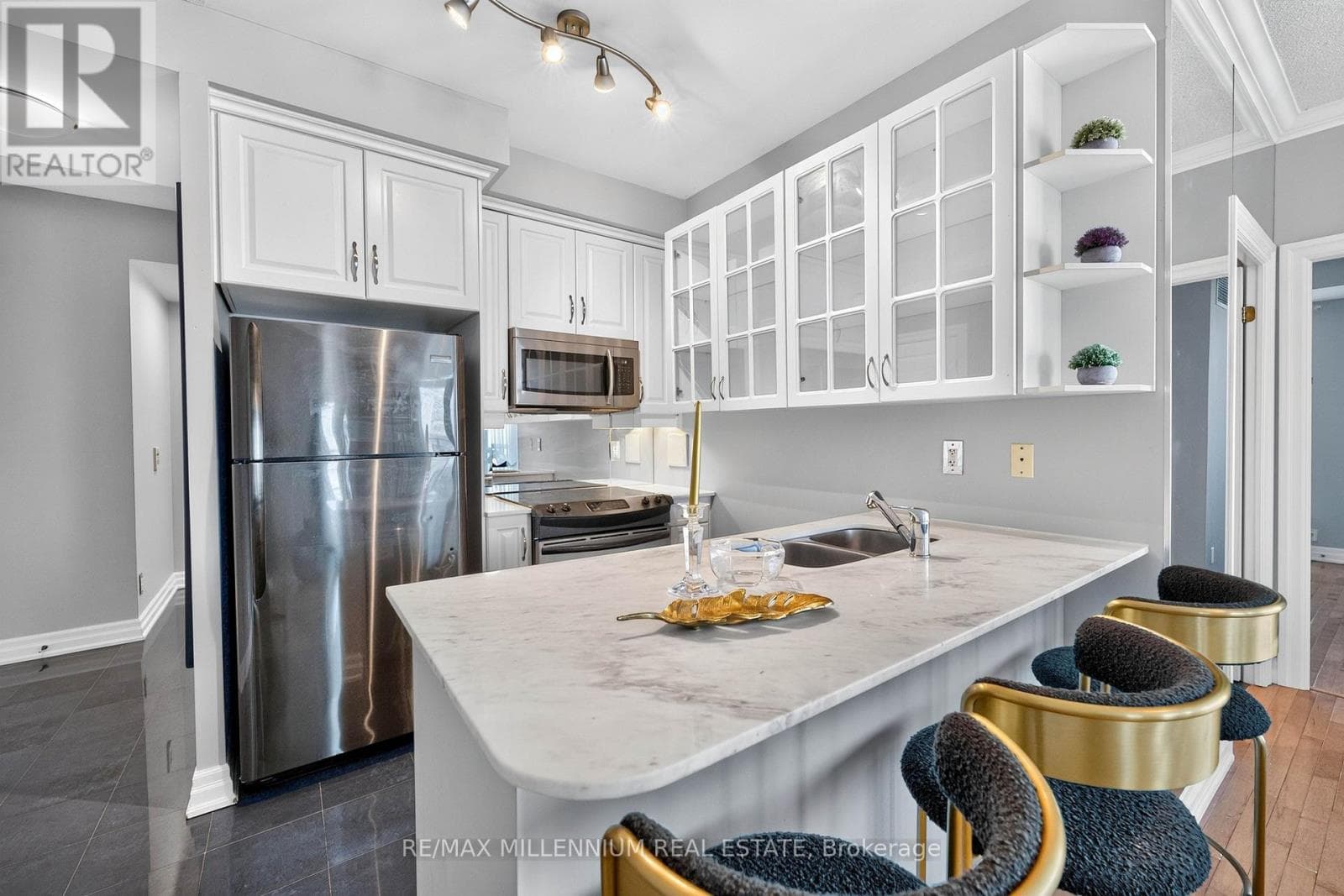 Single Family at 1503- 2087 Lake Shore Boulevard, Toronto (Mimico), Ontario - Photo 9 - RE/MAX Garden City Realty