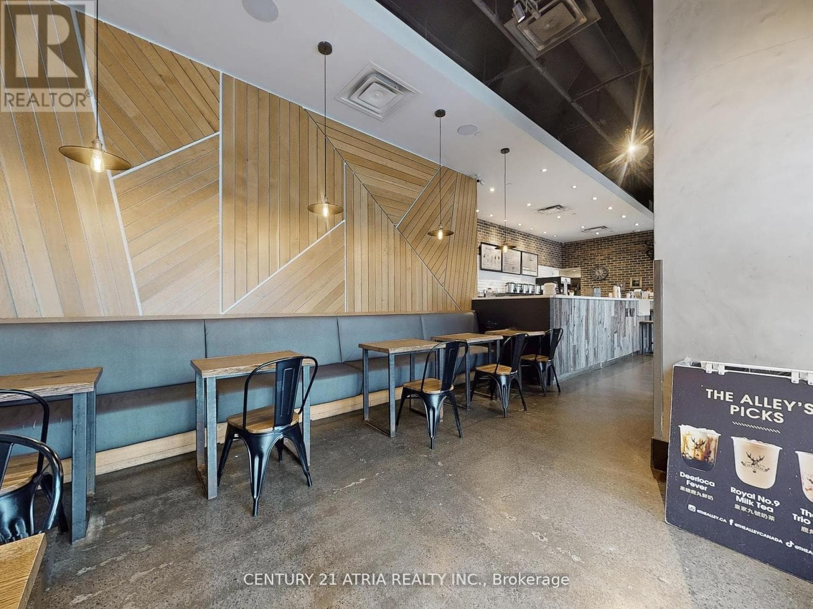 1- 382 Yonge Street