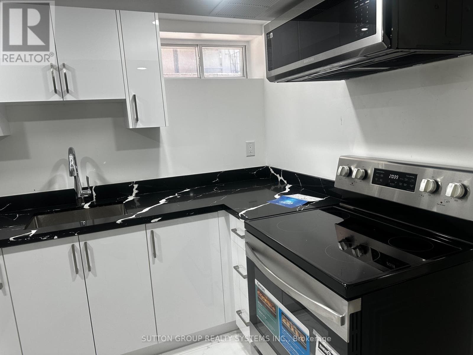Single Family at 137B Chatham Avenue, Toronto (Blake-Jones), Ontario - Photo 7 - RE/MAX Garden City Realty