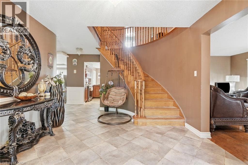 Single Family at 55 WOODSIDE Square, Pelham, Ontario - Photo 7 - RE/MAX Garden City Realty