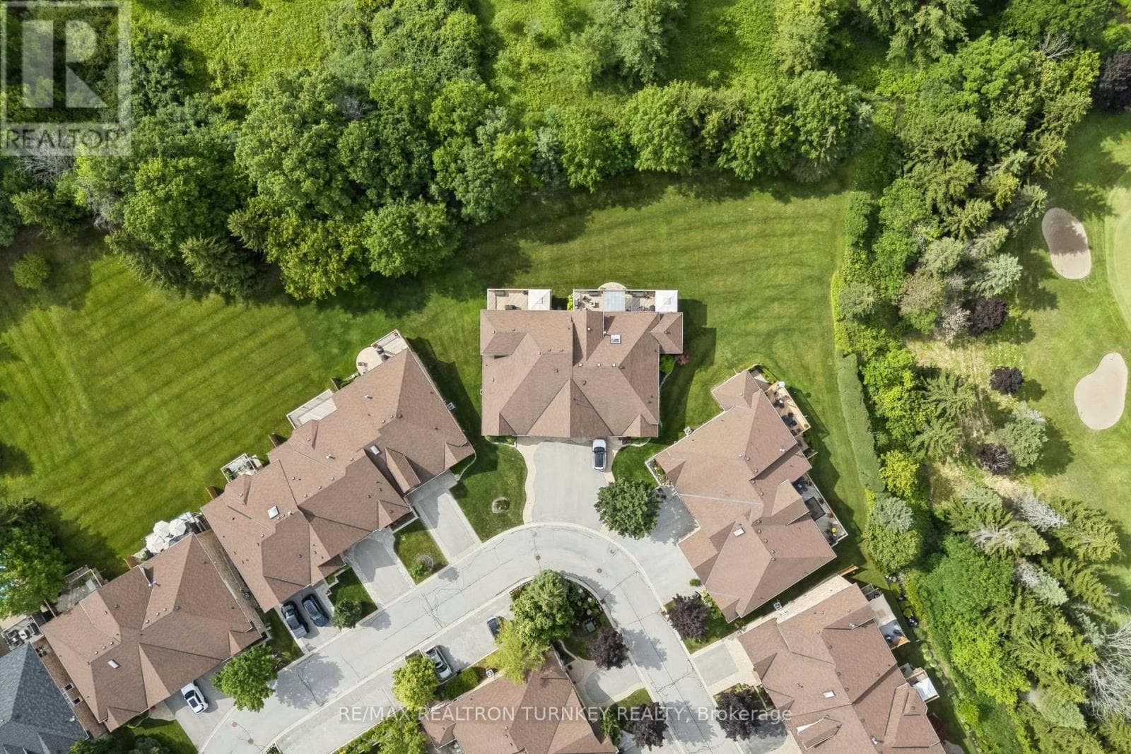 Single Family at 440 Morley Cook Crescent, Newmarket (Stonehaven-Wyndham), Ontario - Photo 3 - RE/MAX Garden City Realty