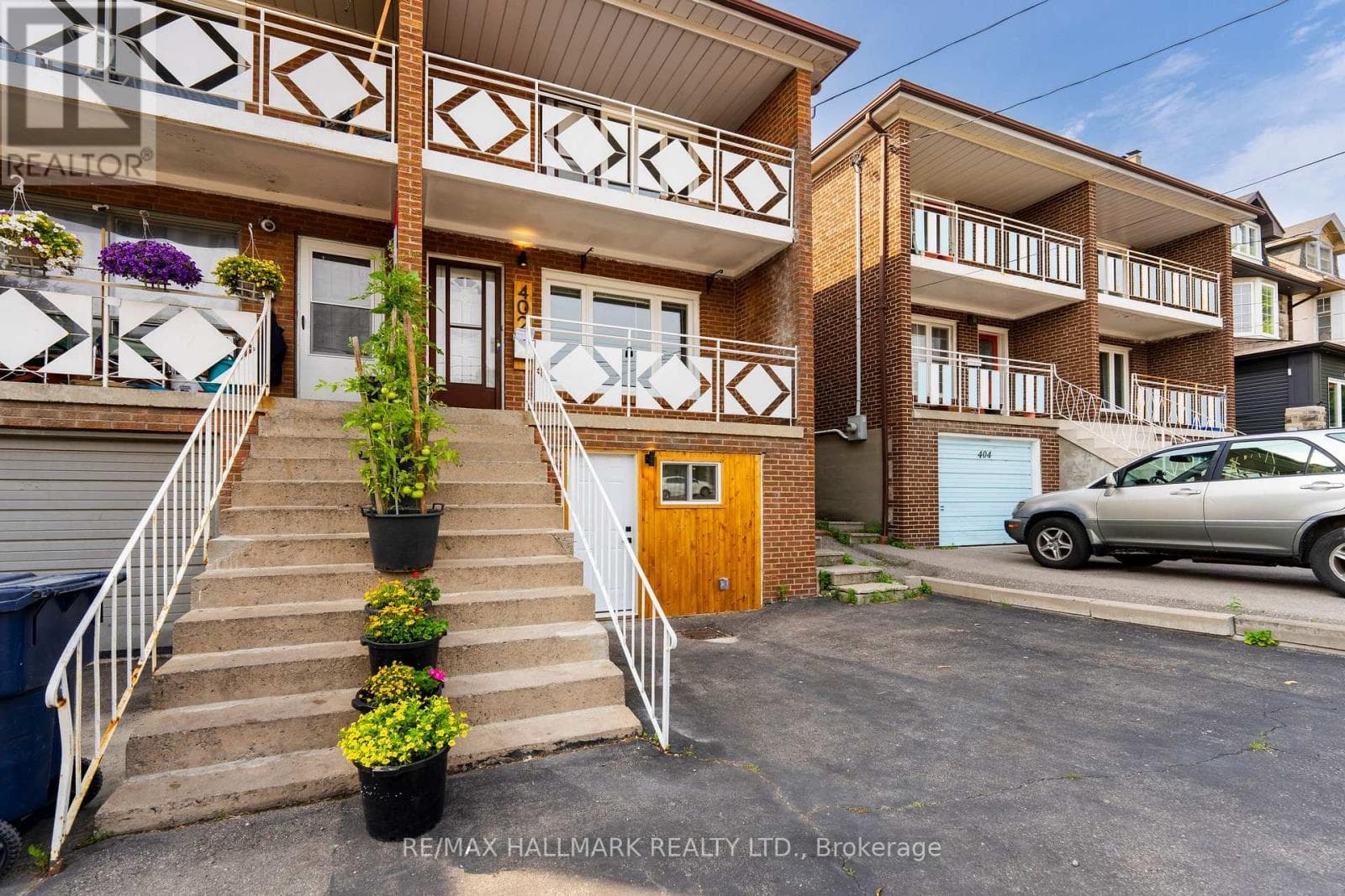 Single Family at 402 Kingston Road, Toronto (East End-Danforth), Ontario - Photo 4 - RE/MAX Garden City Realty