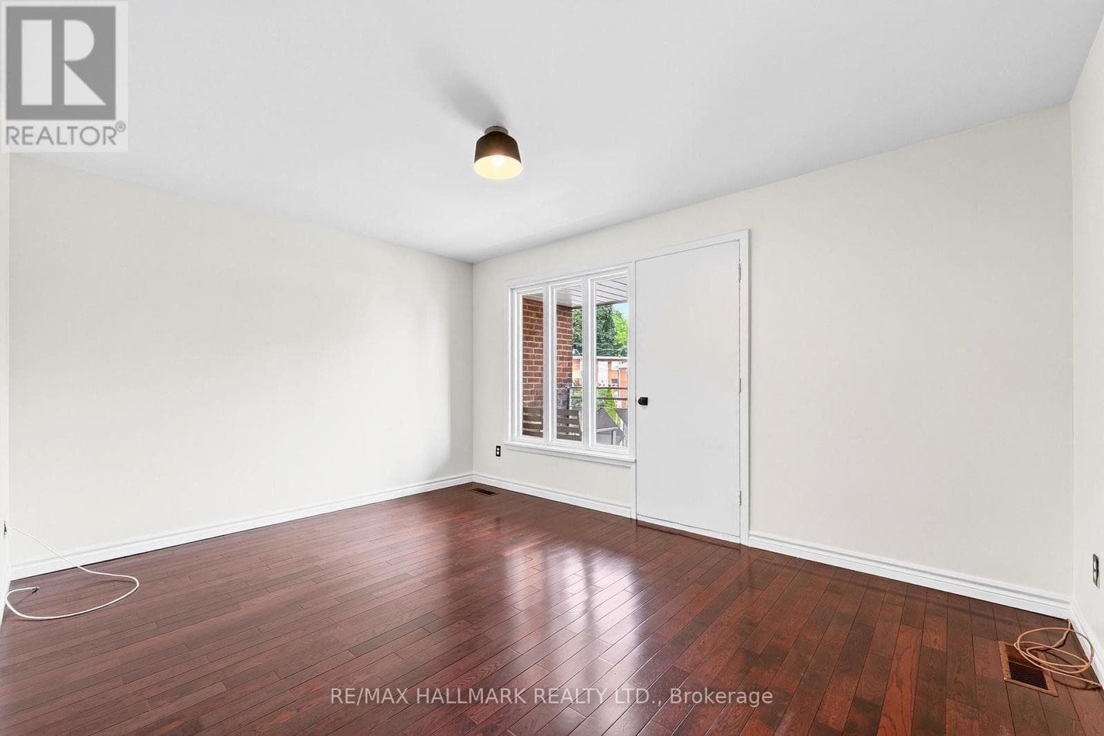 Single Family at 402 Kingston Road, Toronto (East End-Danforth), Ontario - Photo 7 - RE/MAX Garden City Realty