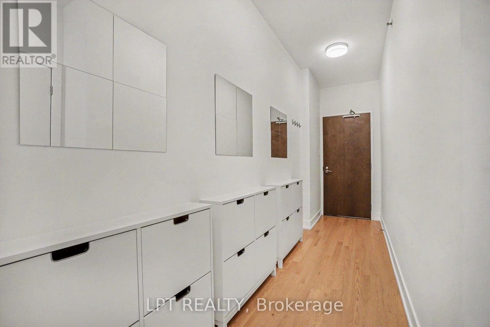Single Family at 512- 88 Richmond Road, Ottawa, Ontario - Photo 4 - RE/MAX Garden City Realty