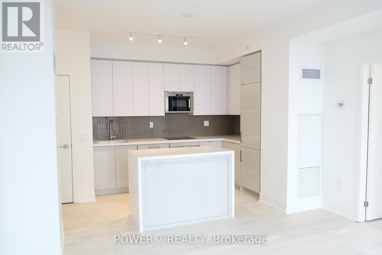 Single Family at 1002- 2908 Highway 7 Road, Vaughan (Concord), Ontario - Photo 5 - RE/MAX Garden City Realty