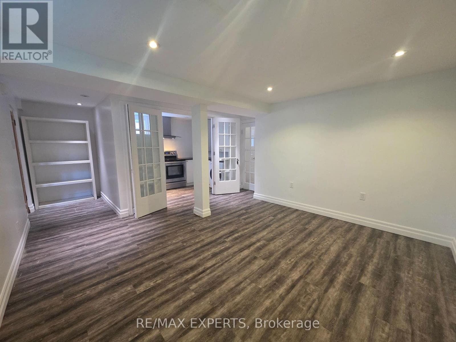 Single Family at Lower- 39 Twenty Fifth Street, Toronto (Long Branch), Ontario - Photo 2 - RE/MAX Garden City Realty