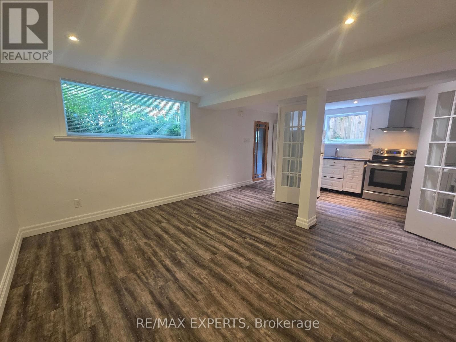 Single Family at Lower- 39 Twenty Fifth Street, Toronto (Long Branch), Ontario - Photo 3 - RE/MAX Garden City Realty
