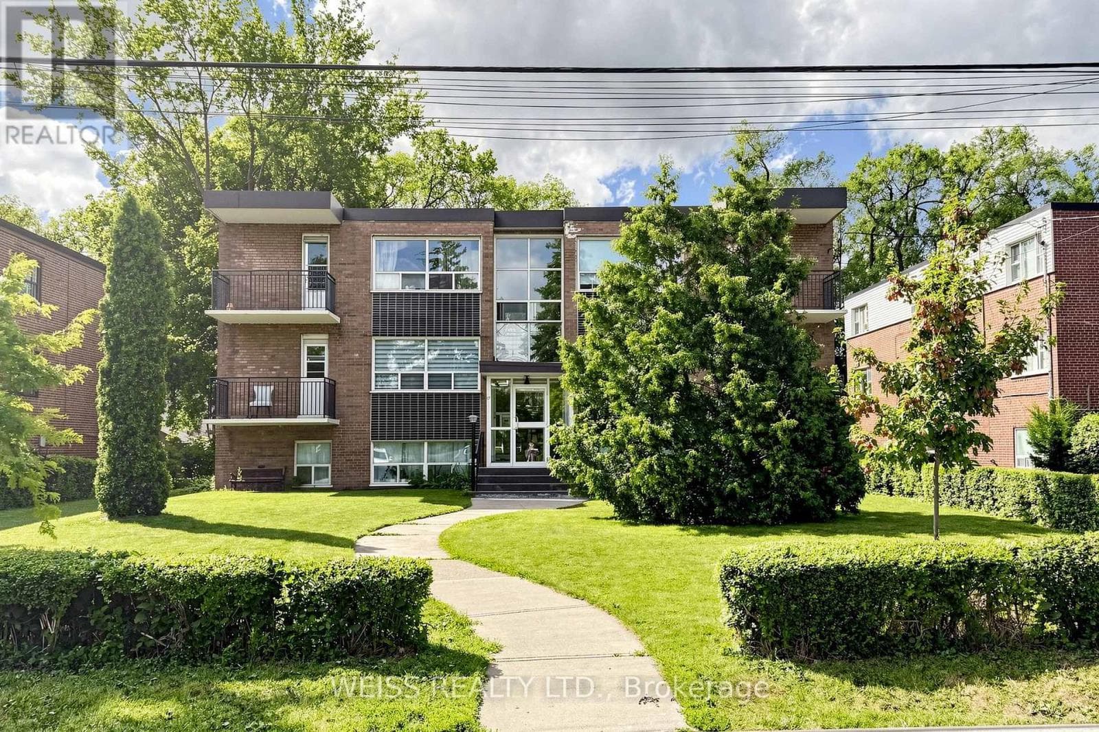 4- 17 Fraserwood Avenue