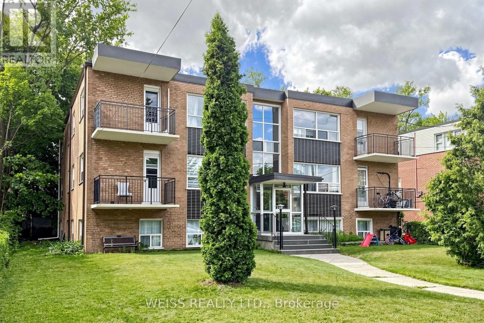 Multi-family at 4- 17 Fraserwood Avenue, Toronto (Englemount-Lawrence), Ontario - Photo 2 - RE/MAX Garden City Realty