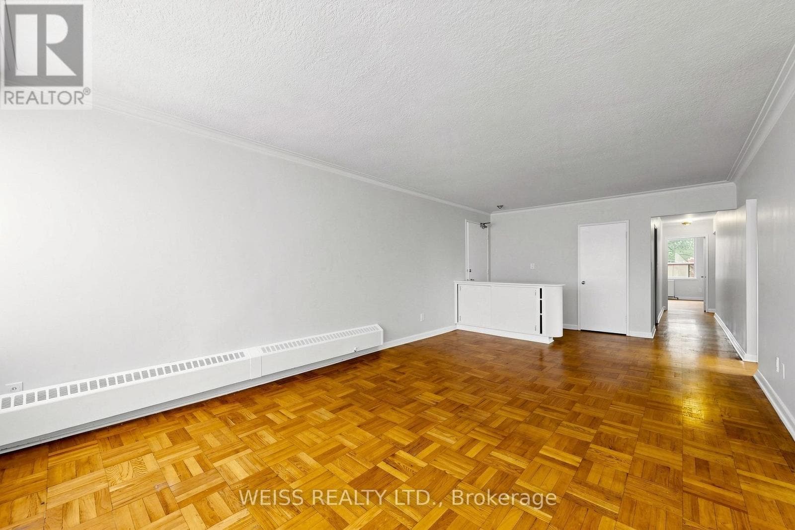 Multi-family at 4- 17 Fraserwood Avenue, Toronto (Englemount-Lawrence), Ontario - Photo 7 - RE/MAX Garden City Realty