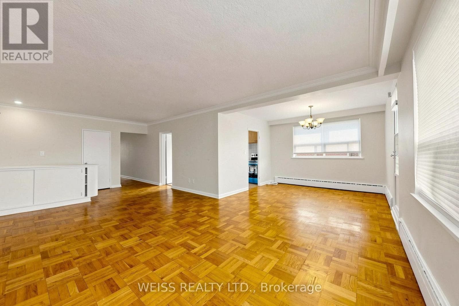Multi-family at 4- 17 Fraserwood Avenue, Toronto (Englemount-Lawrence), Ontario - Photo 8 - RE/MAX Garden City Realty