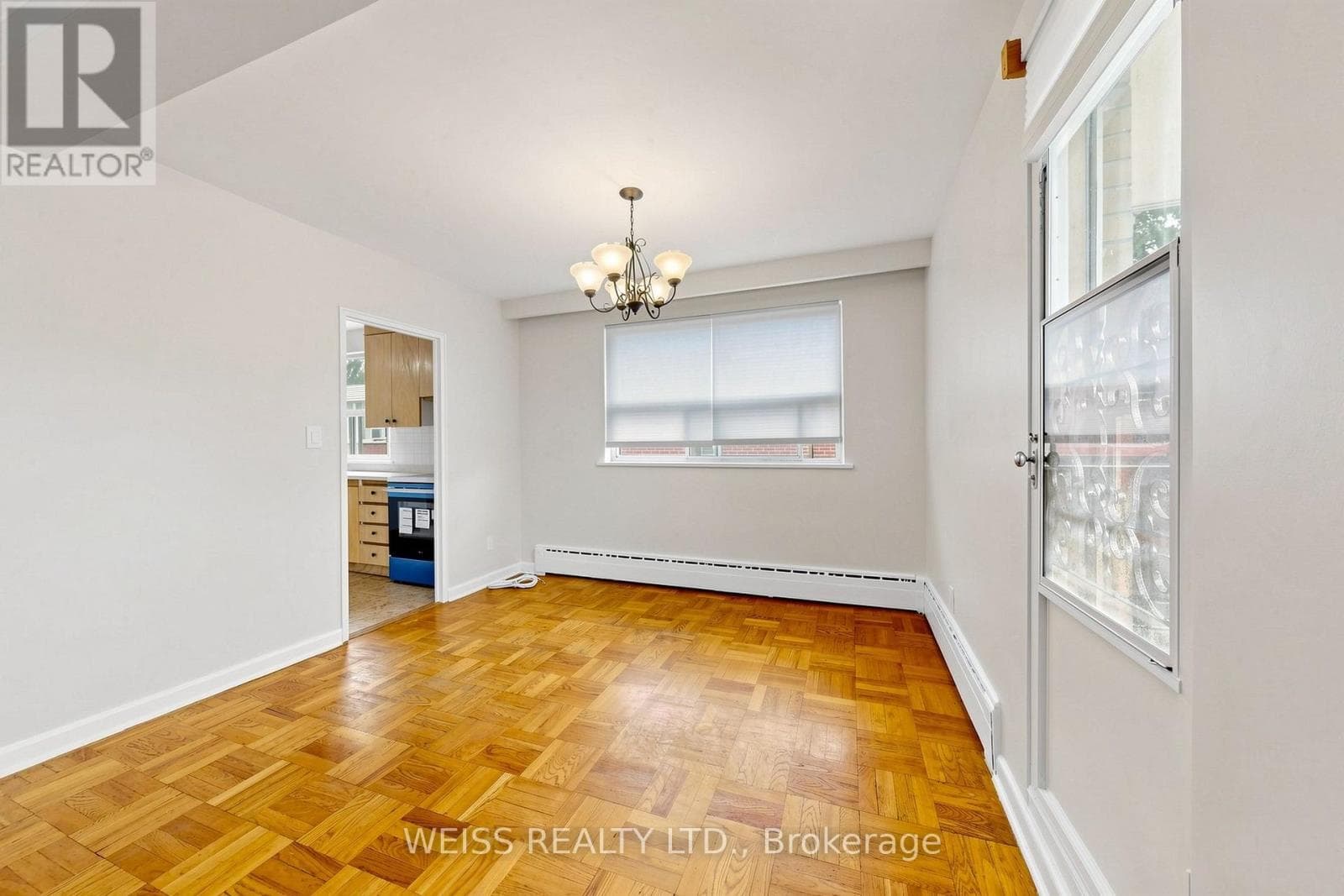 Multi-family at 4- 17 Fraserwood Avenue, Toronto (Englemount-Lawrence), Ontario - Photo 9 - RE/MAX Garden City Realty