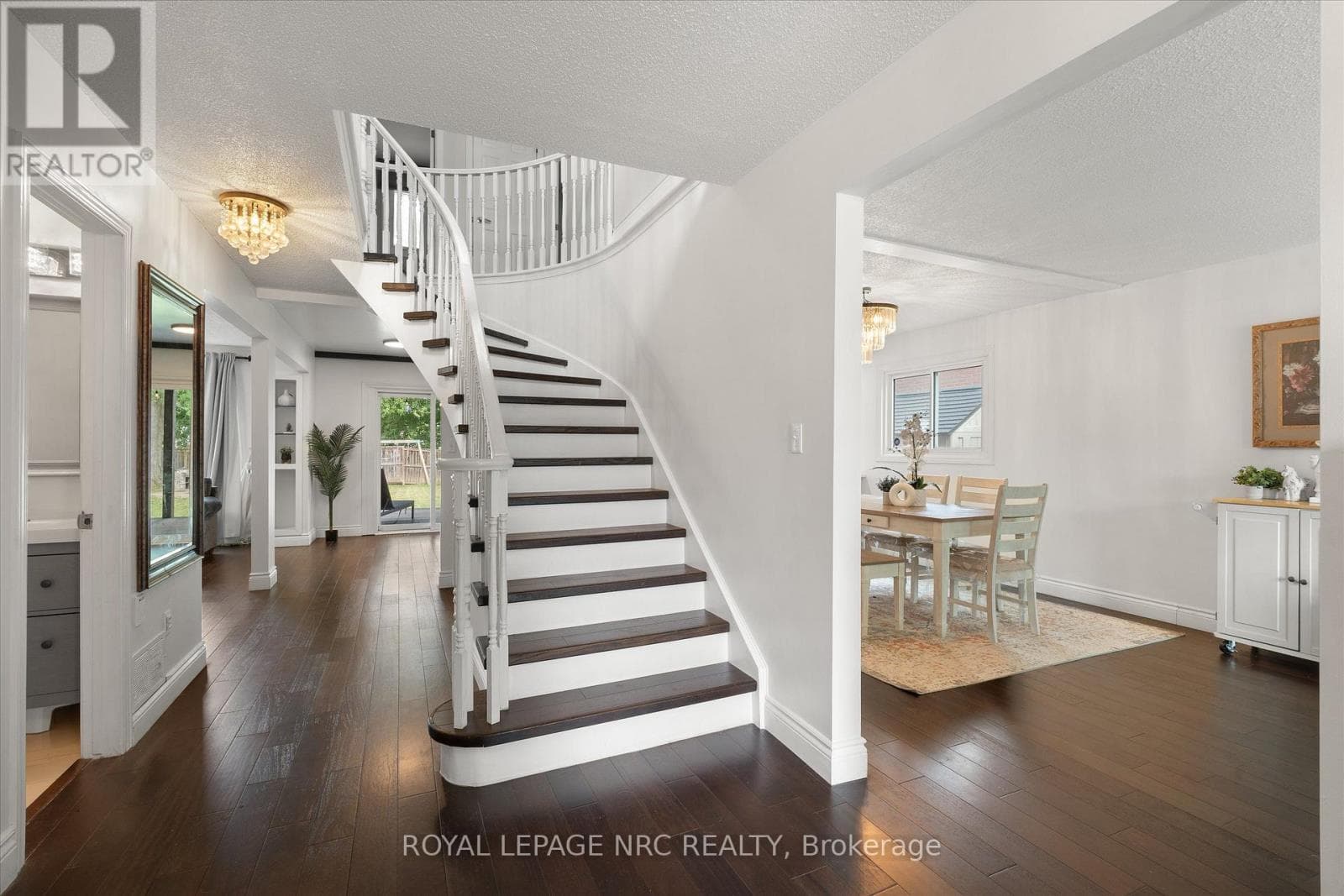 Single Family at 51 Briarsdale Crescent, Welland (N. Welland), Ontario - Photo 4 - RE/MAX Garden City Realty