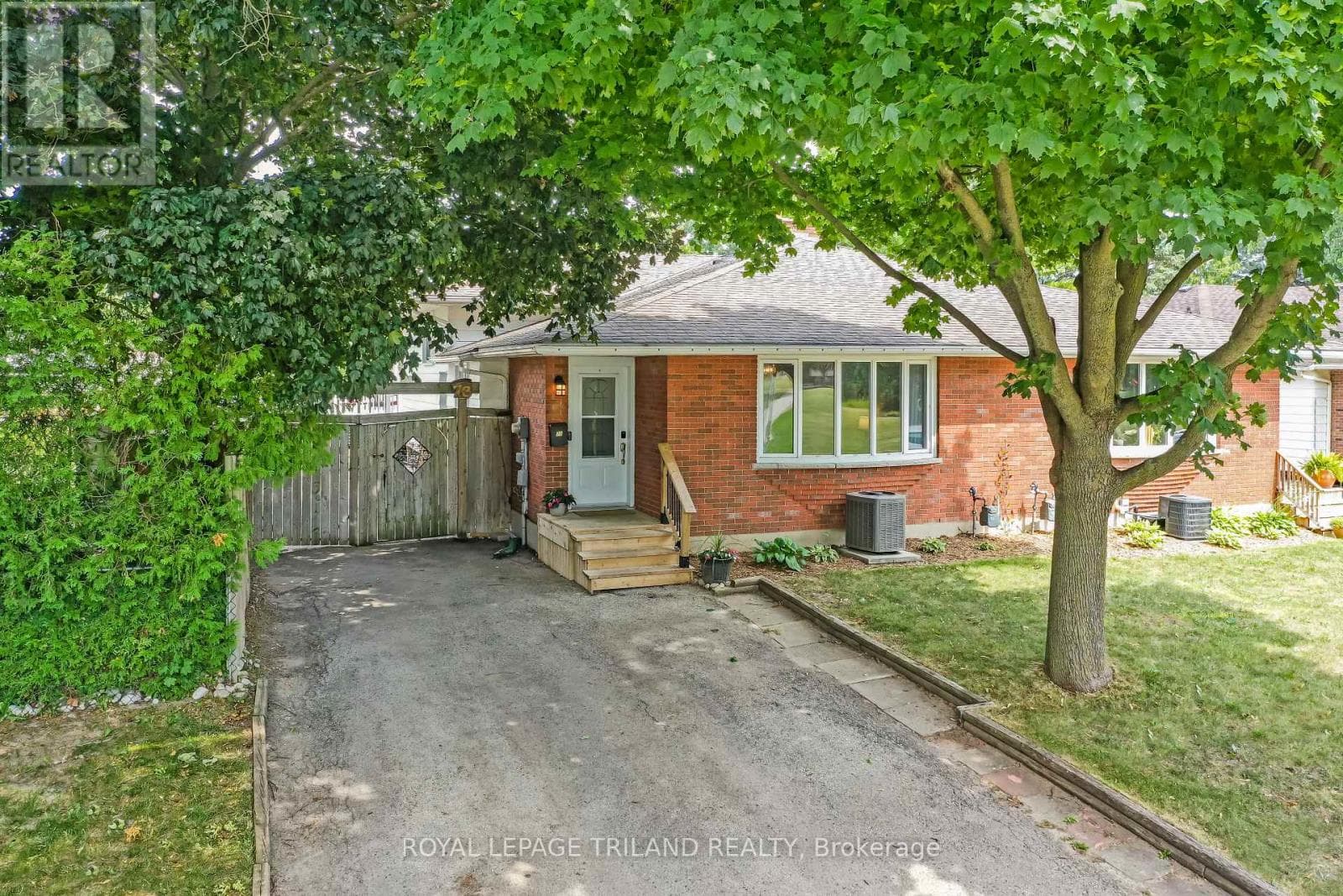 73 GENEVIVE Place