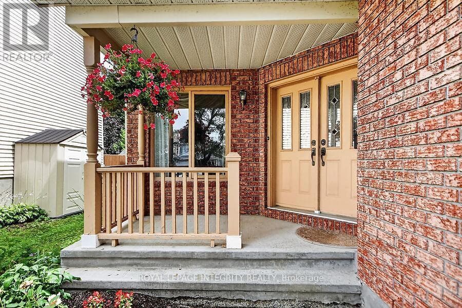 Single Family at 76 Saddlehorn Crescent, Ottawa, Ontario - Photo 2 - RE/MAX Garden City Realty