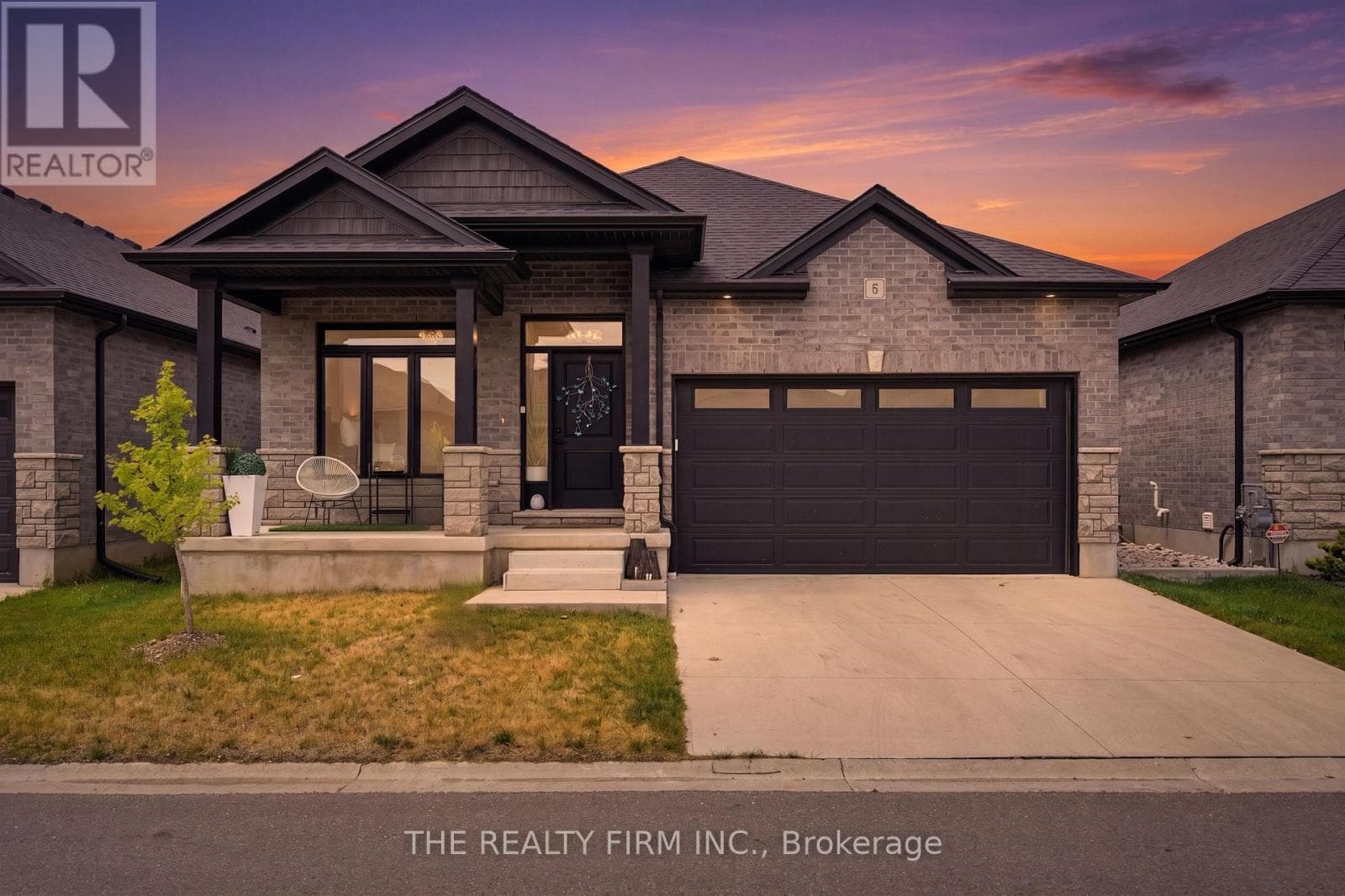 8- 383 Daventry Way