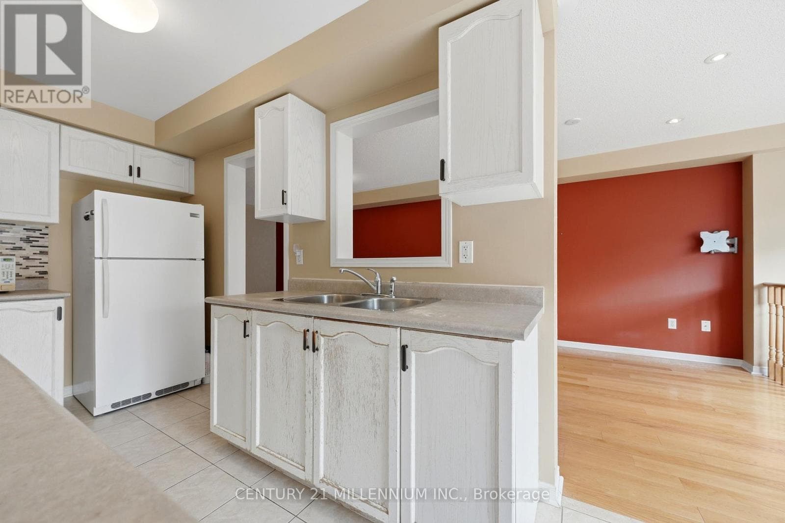 Single Family at 6- 6399 Spinnaker Circle, Mississauga (Meadowvale Village), Ontario - Photo 10 - RE/MAX Garden City Realty
