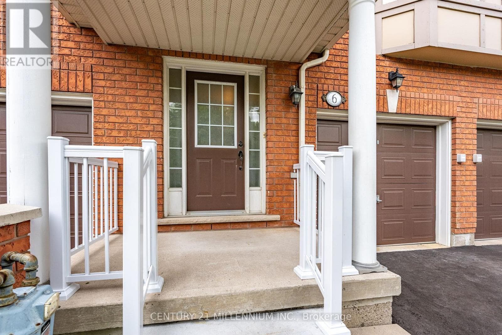 Single Family at 6- 6399 Spinnaker Circle, Mississauga (Meadowvale Village), Ontario - Photo 2 - RE/MAX Garden City Realty