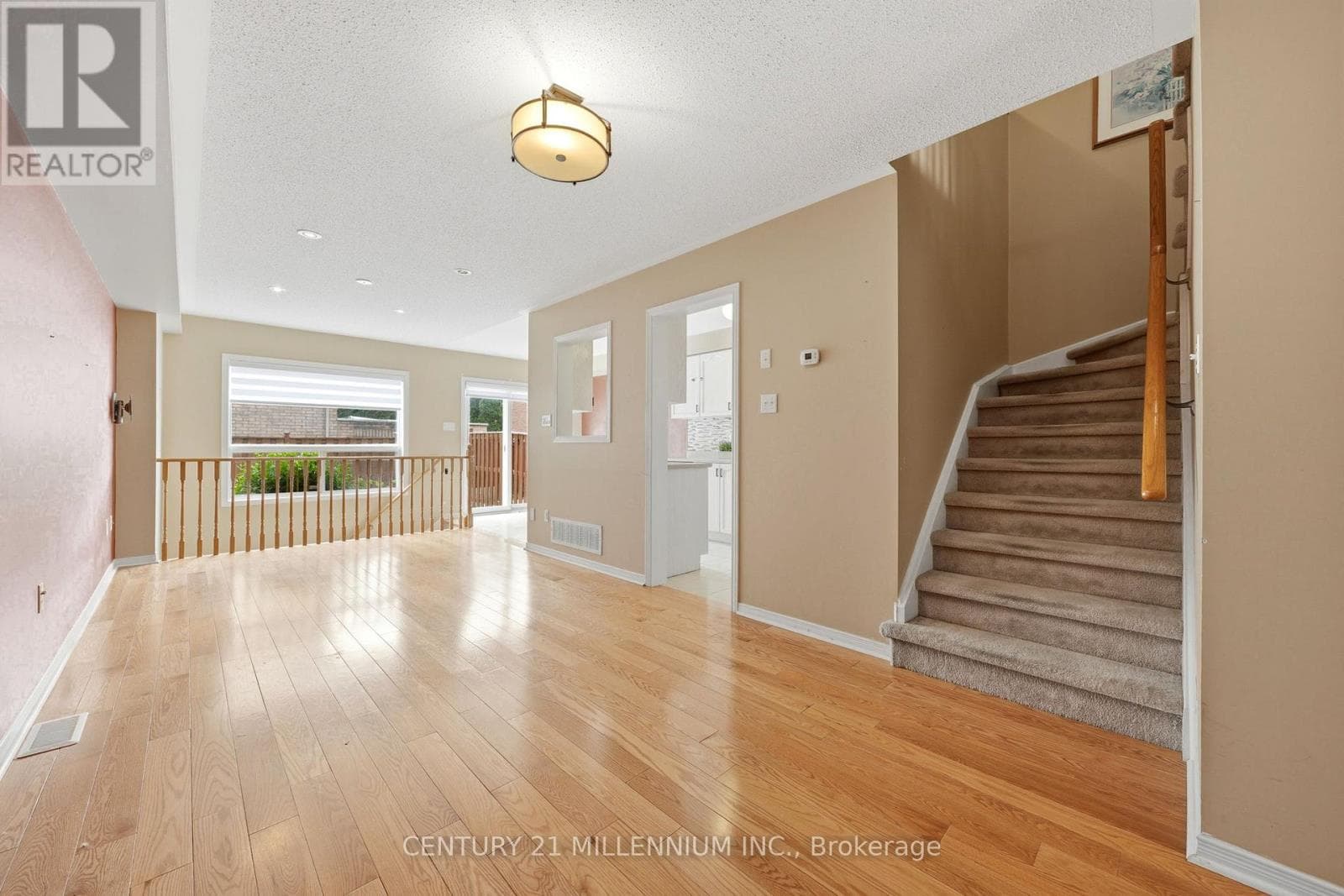 Single Family at 6- 6399 Spinnaker Circle, Mississauga (Meadowvale Village), Ontario - Photo 4 - RE/MAX Garden City Realty