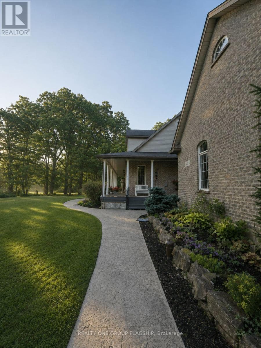 Single Family at 2015 Nigh Road, Fort Erie (Crescent Park), Ontario - Photo 4 - RE/MAX Garden City Realty