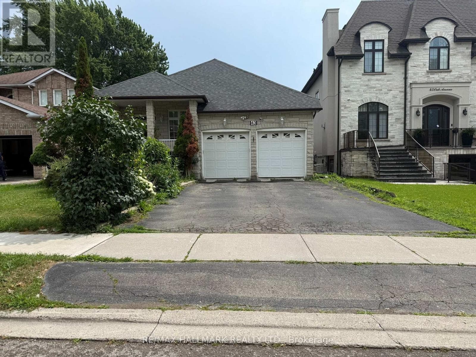 Single Family at 43 Oak Avenue, Richmond Hill (South Richvale), Ontario - Photo 2 - RE/MAX Garden City Realty