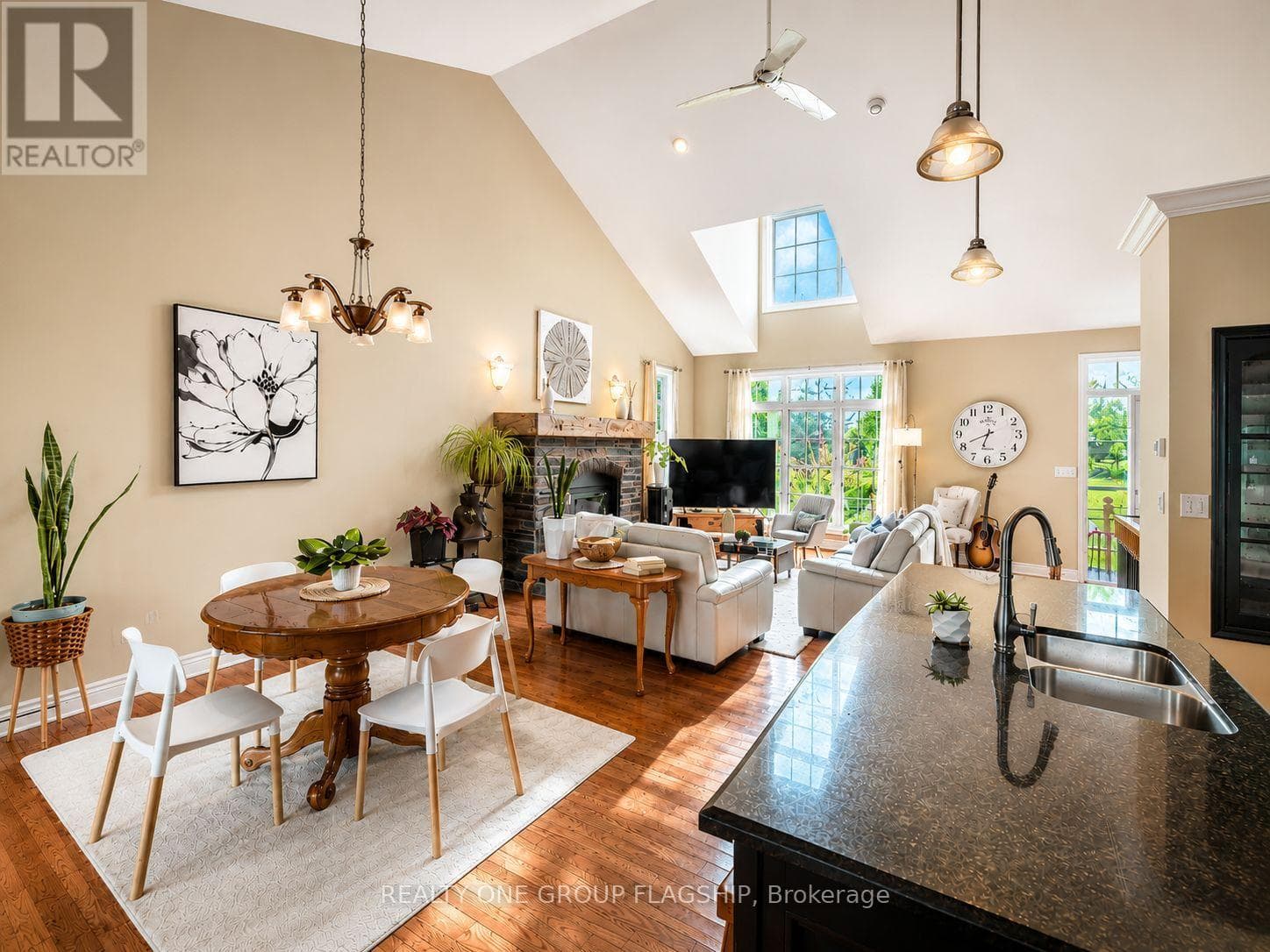 Single Family at 2015 Nigh Road, Fort Erie (Crescent Park), Ontario - Photo 10 - RE/MAX Garden City Realty