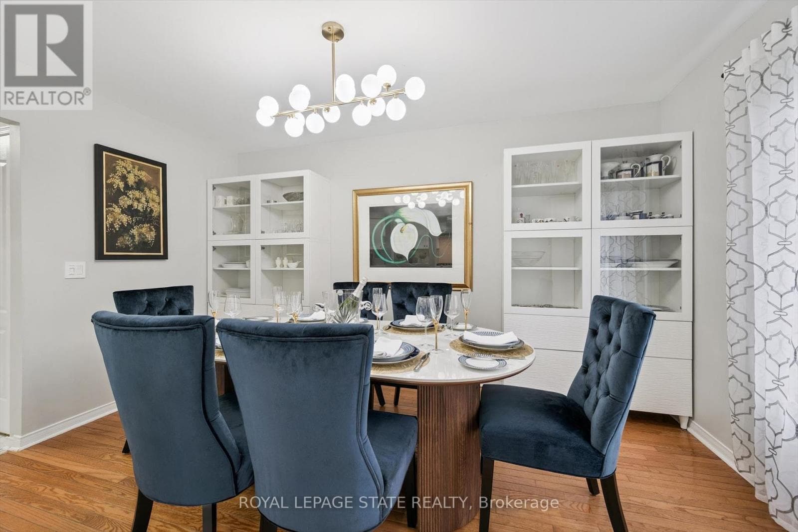 Single Family at 107- 833 Scollard Court, Mississauga (East Credit), Ontario - Photo 10 - RE/MAX Garden City Realty