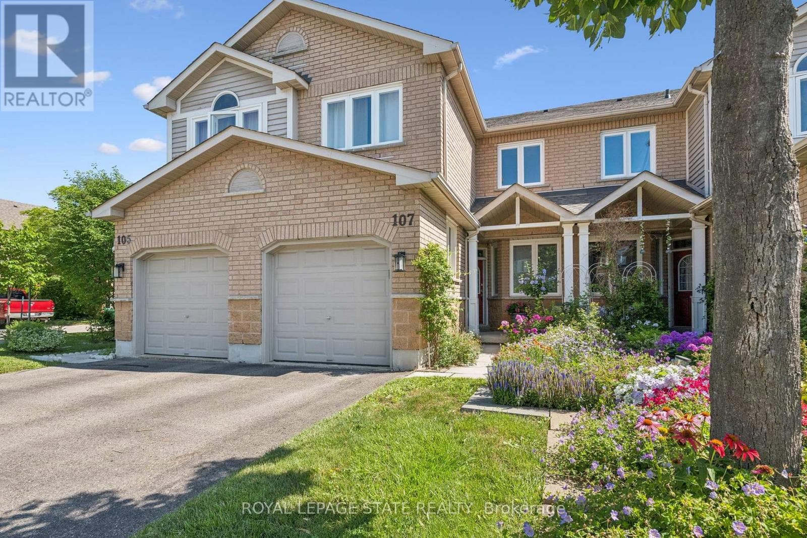 Single Family at 107- 833 Scollard Court, Mississauga (East Credit), Ontario - Photo 2 - RE/MAX Garden City Realty