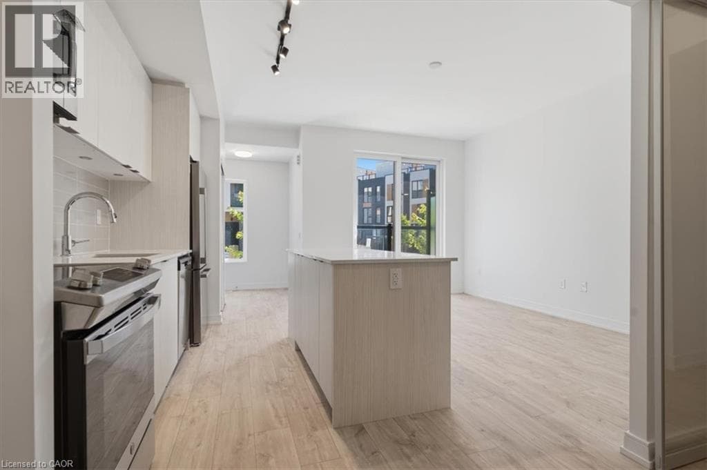 Single Family at 6- 172 CLONMORE Drive, Toronto, Ontario - Photo 7 - RE/MAX Garden City Realty