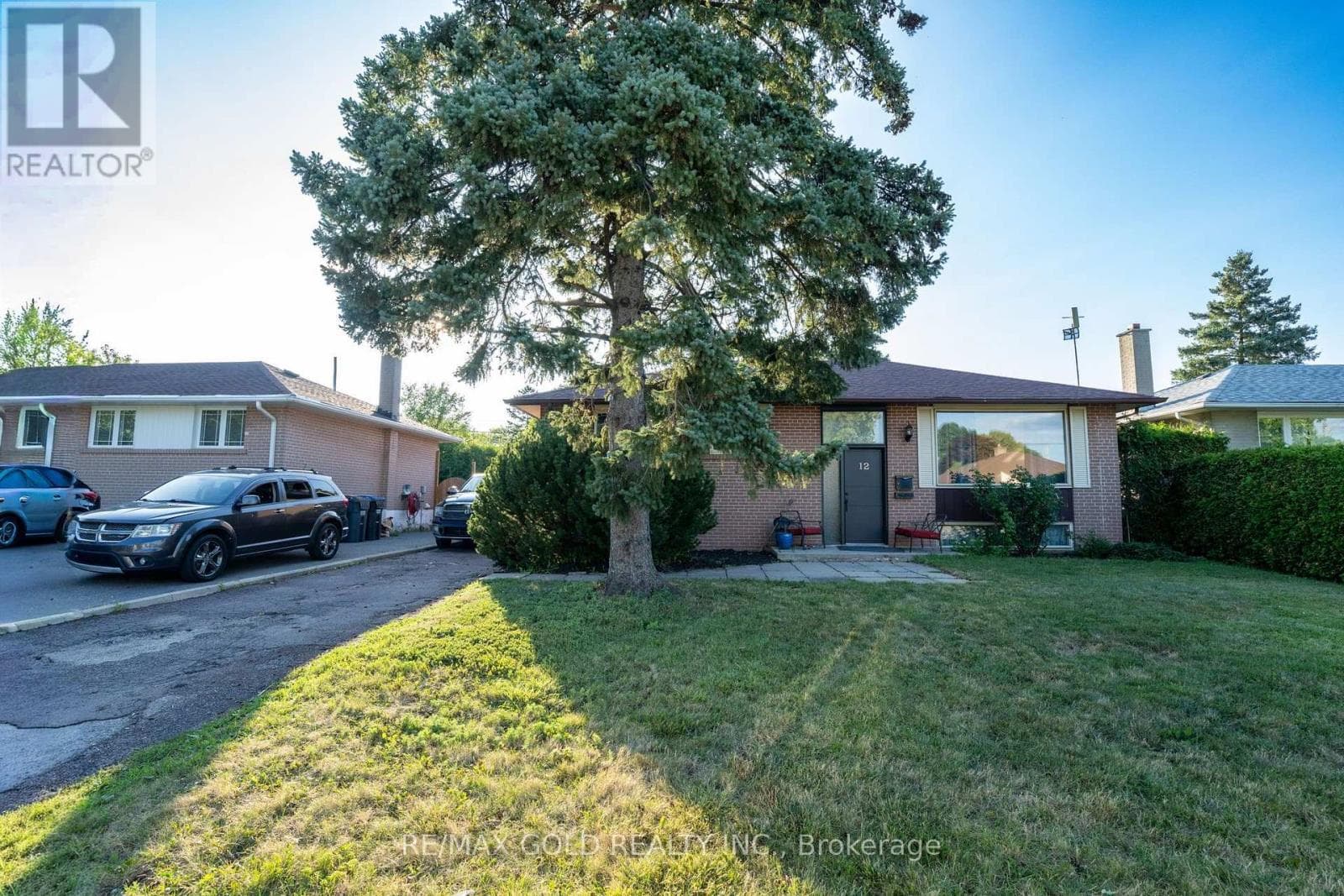 12 Alexandria Crescent