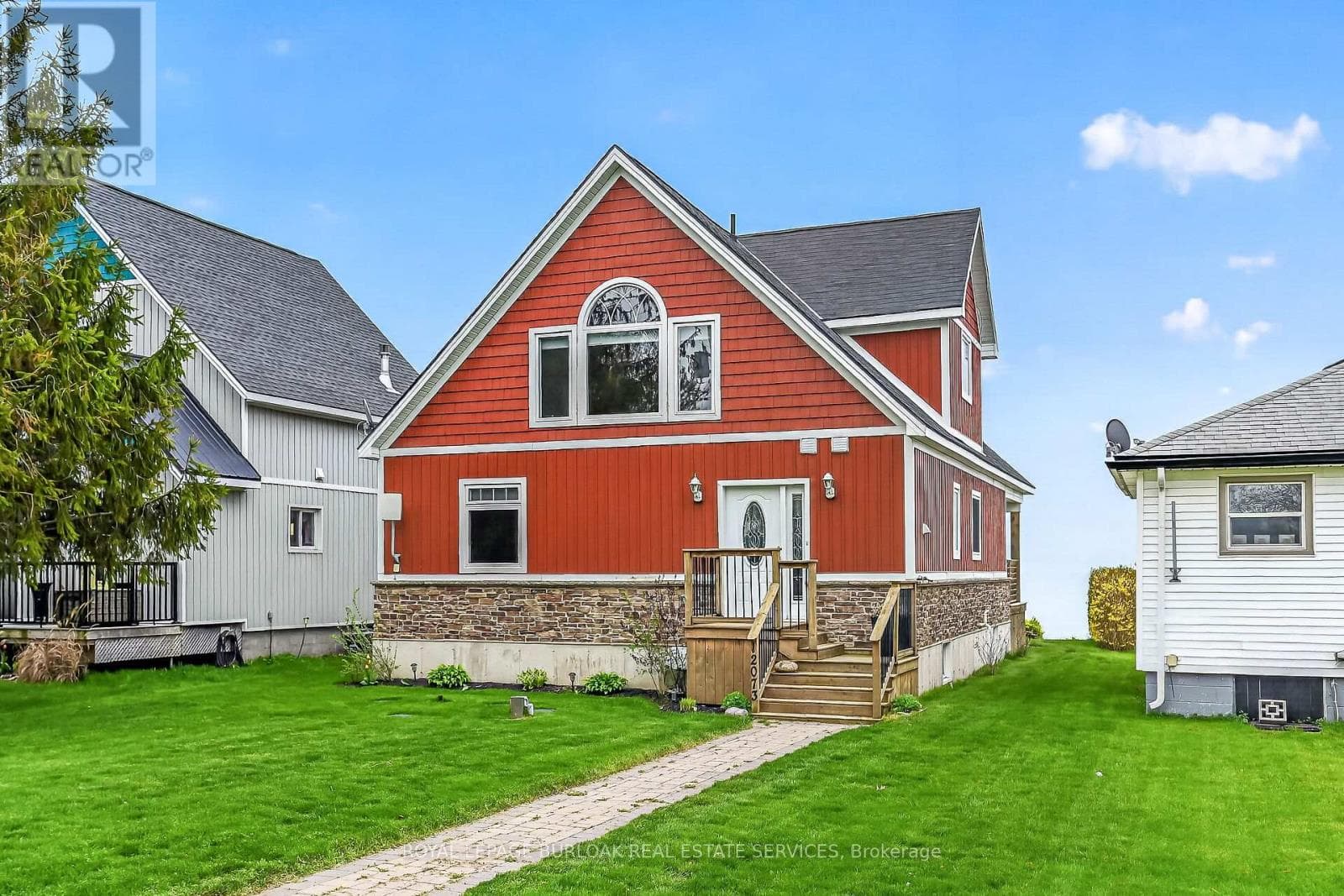 Single Family at 12073 Augustine Road, Wainfleet (Lakeshore), Ontario - Photo 3 - RE/MAX Garden City Realty