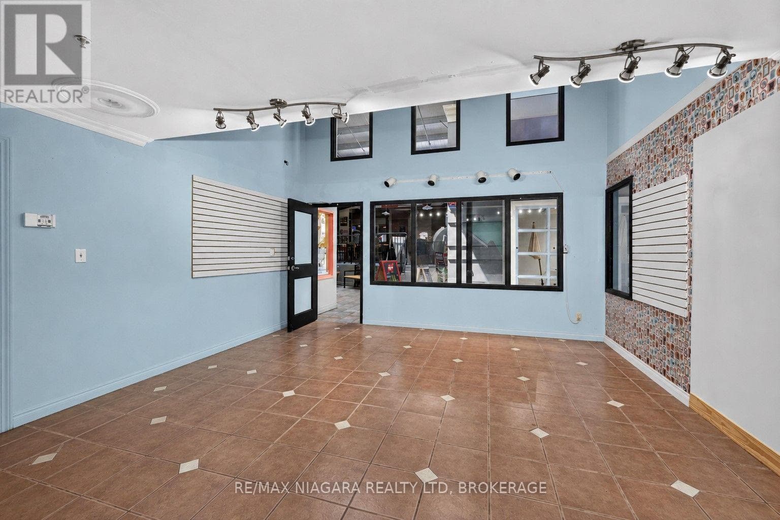 Retail at 109- 17 Lock Street, St. Catharines (Port Dalhousie), Ontario - Photo 6 - RE/MAX Garden City Realty