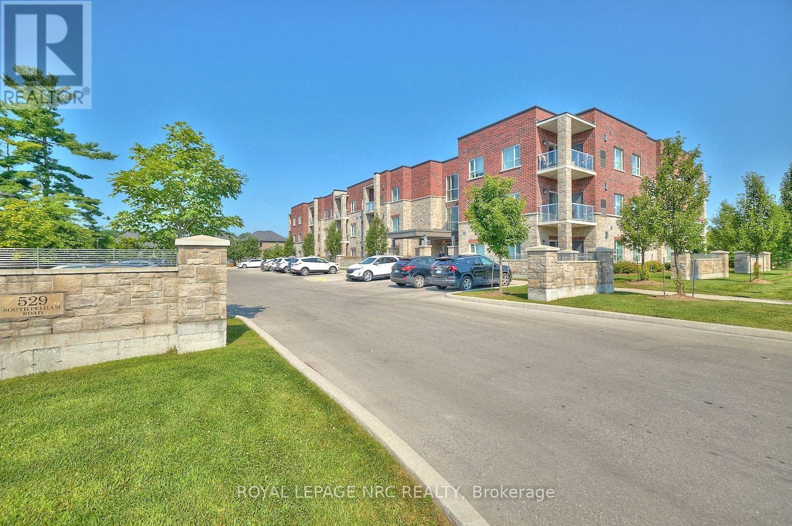 205- 529 South Pelham Road