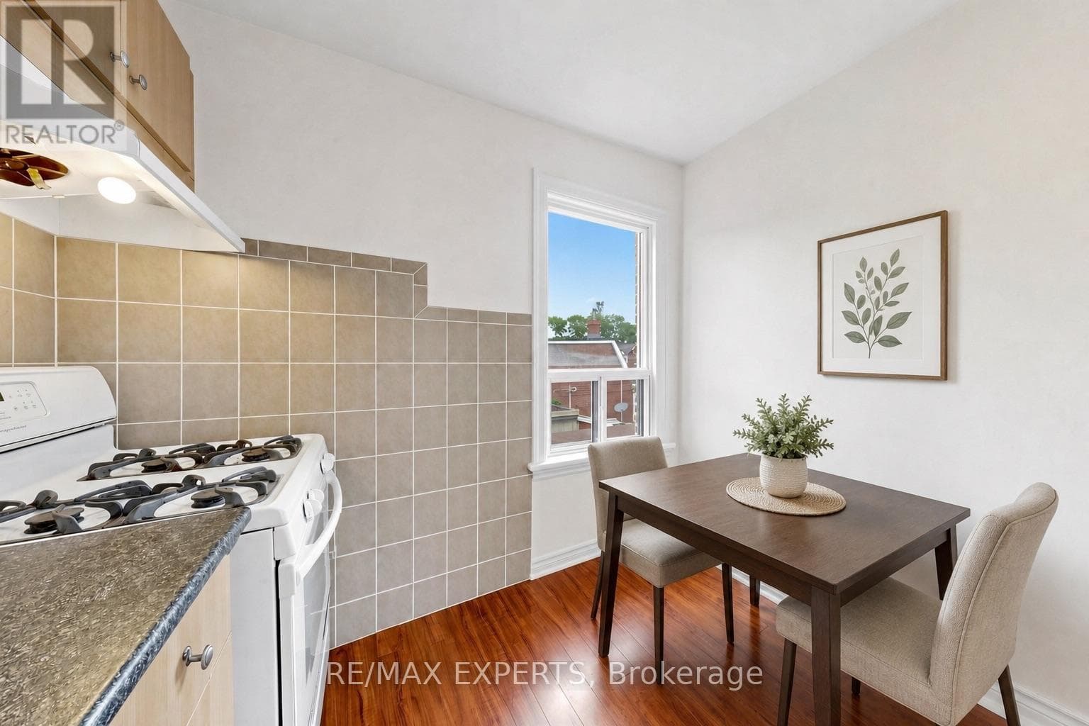 Multi-family at 8 Parr Street, Toronto (Little Portugal), Ontario - Photo 8 - RE/MAX Garden City Realty