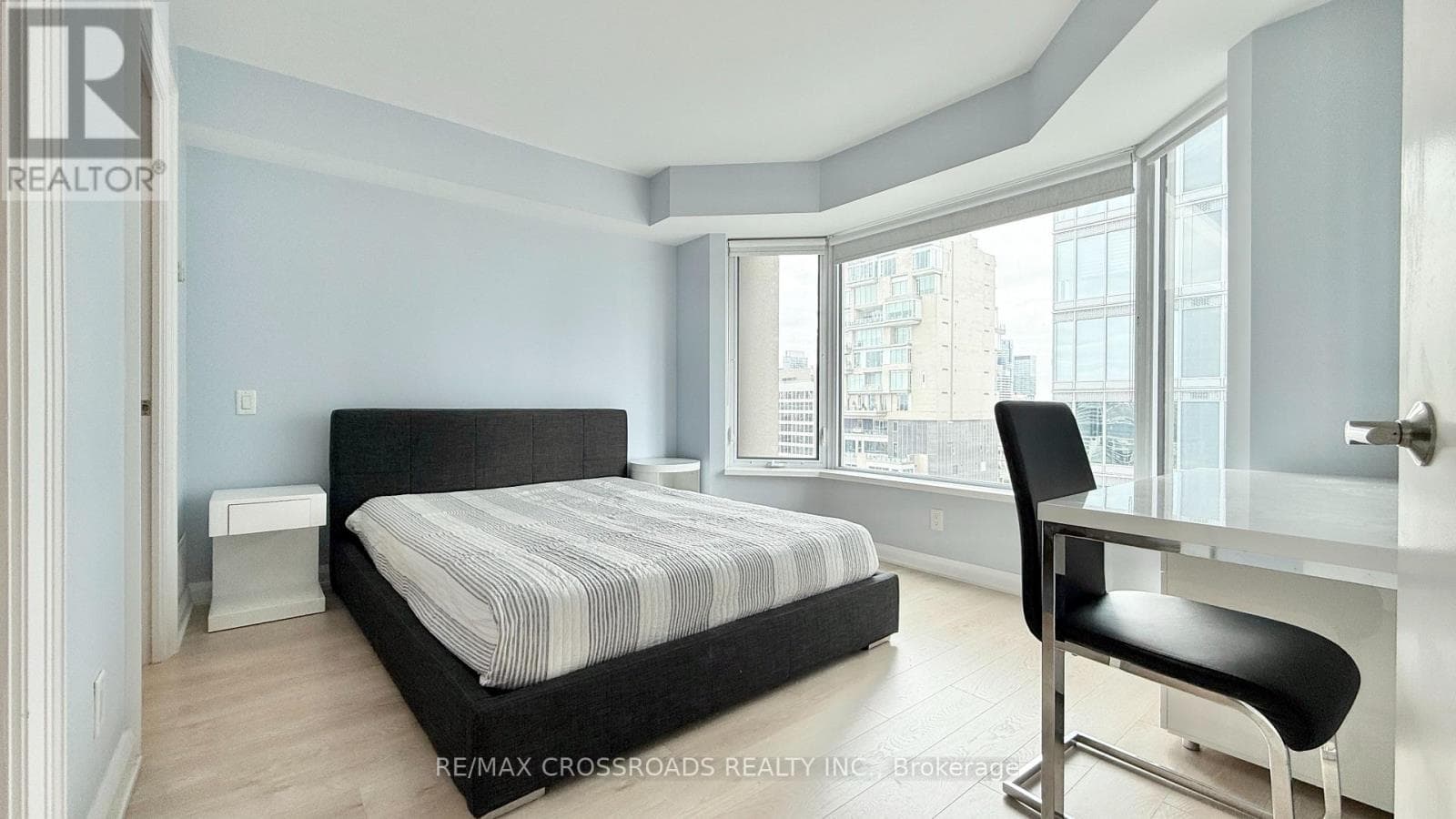 Single Family at 2108- 155 Yorkville Avenue, Toronto (Annex), Ontario - Photo 8 - RE/MAX Garden City Realty