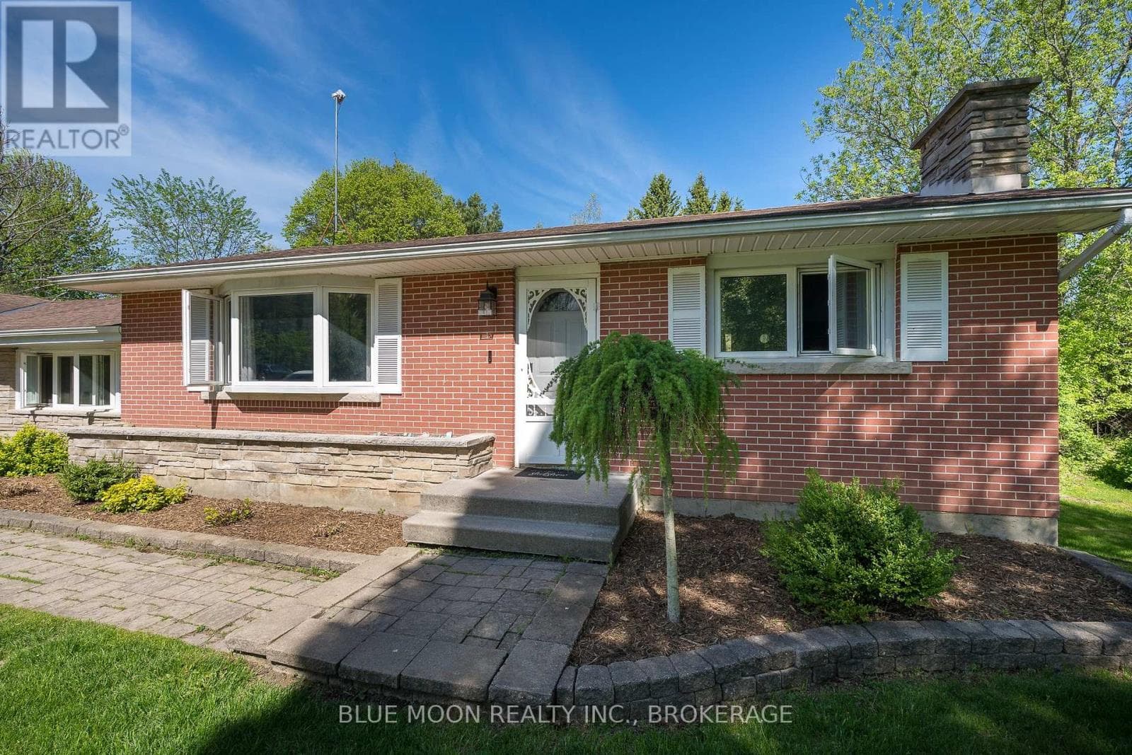 Single Family at 2545 Leeman Road, Kingston (City North of 401), Ontario - Photo 3 - RE/MAX Garden City Realty