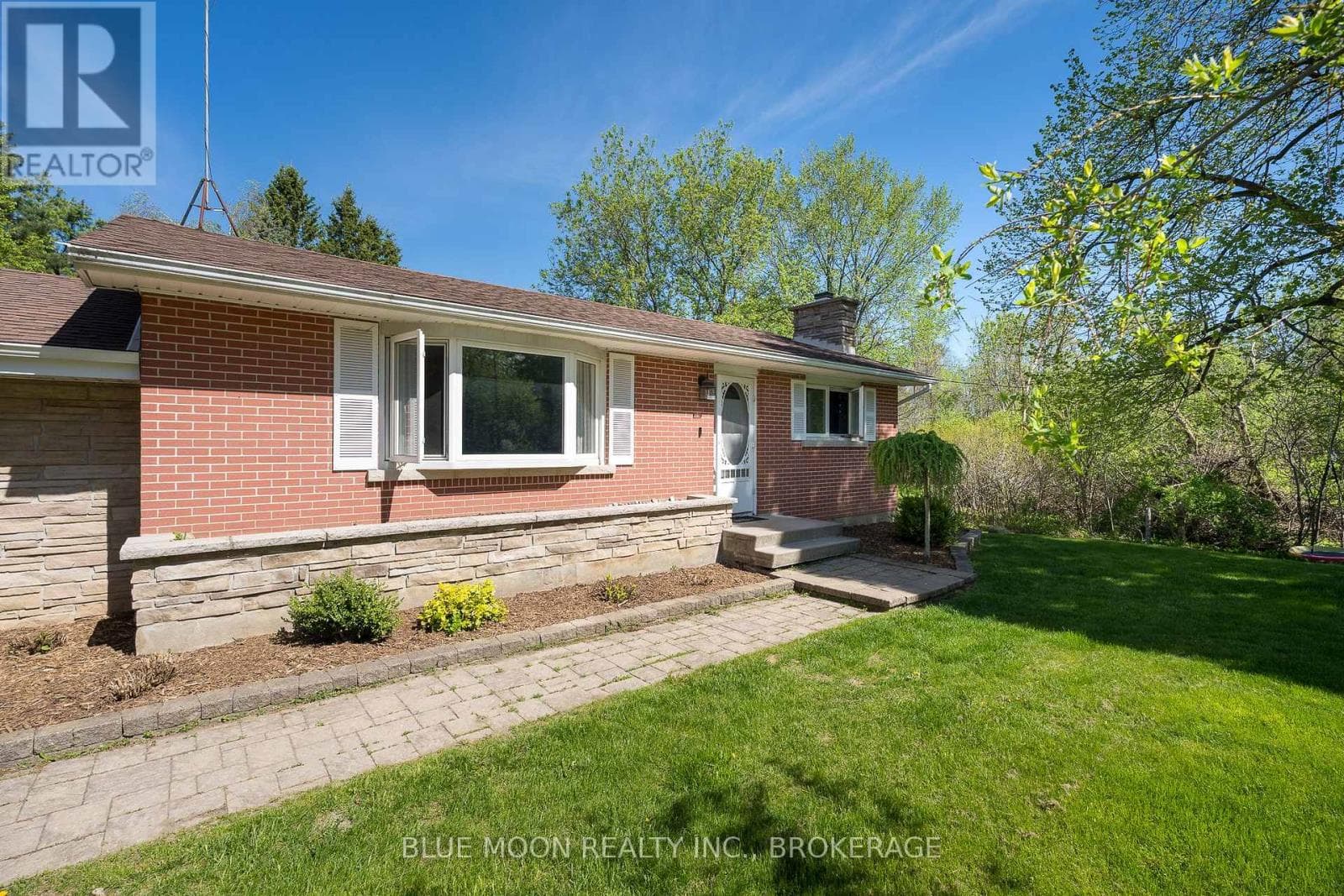 Single Family at 2545 Leeman Road, Kingston (City North of 401), Ontario - Photo 4 - RE/MAX Garden City Realty