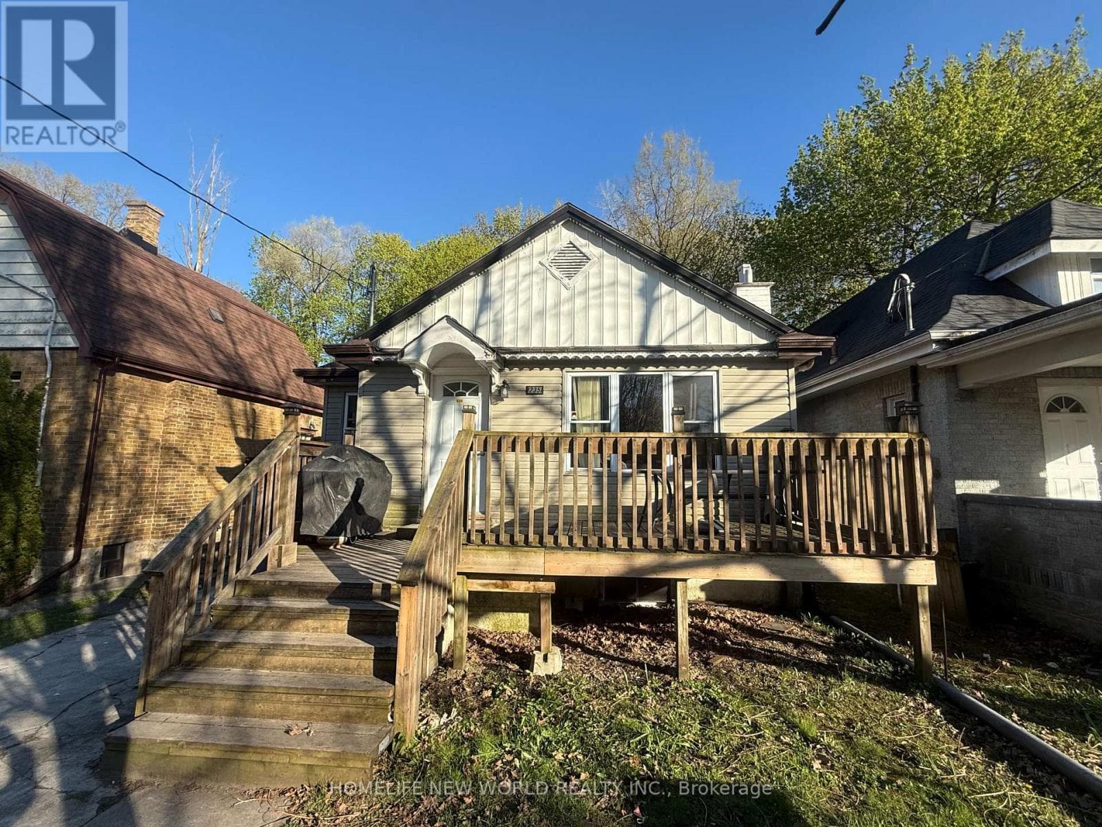 Single Family at 235 Bernard Avenue, London East (East B), Ontario - Photo 3 - RE/MAX Garden City Realty