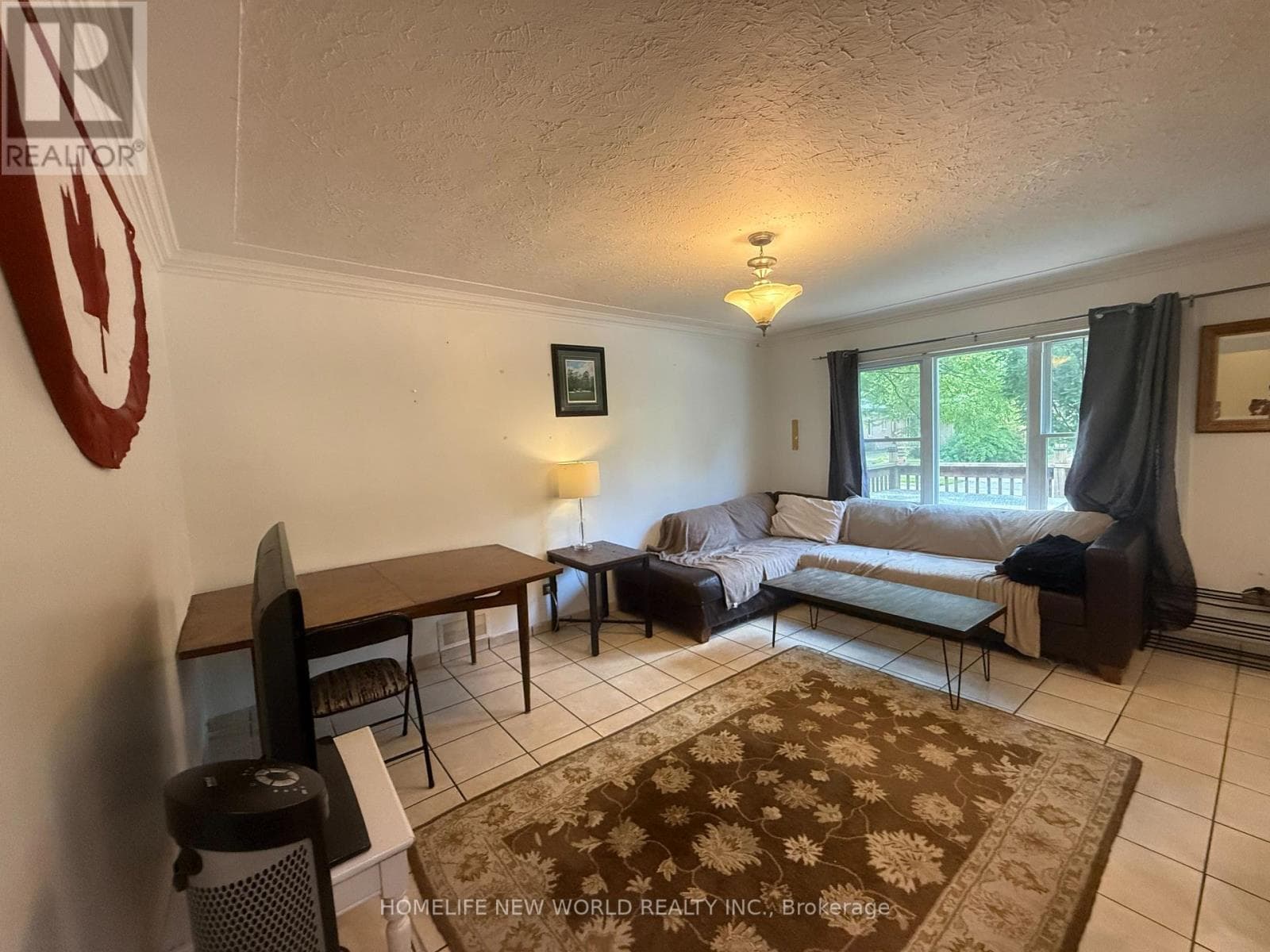 Single Family at 235 Bernard Avenue, London East (East B), Ontario - Photo 7 - RE/MAX Garden City Realty