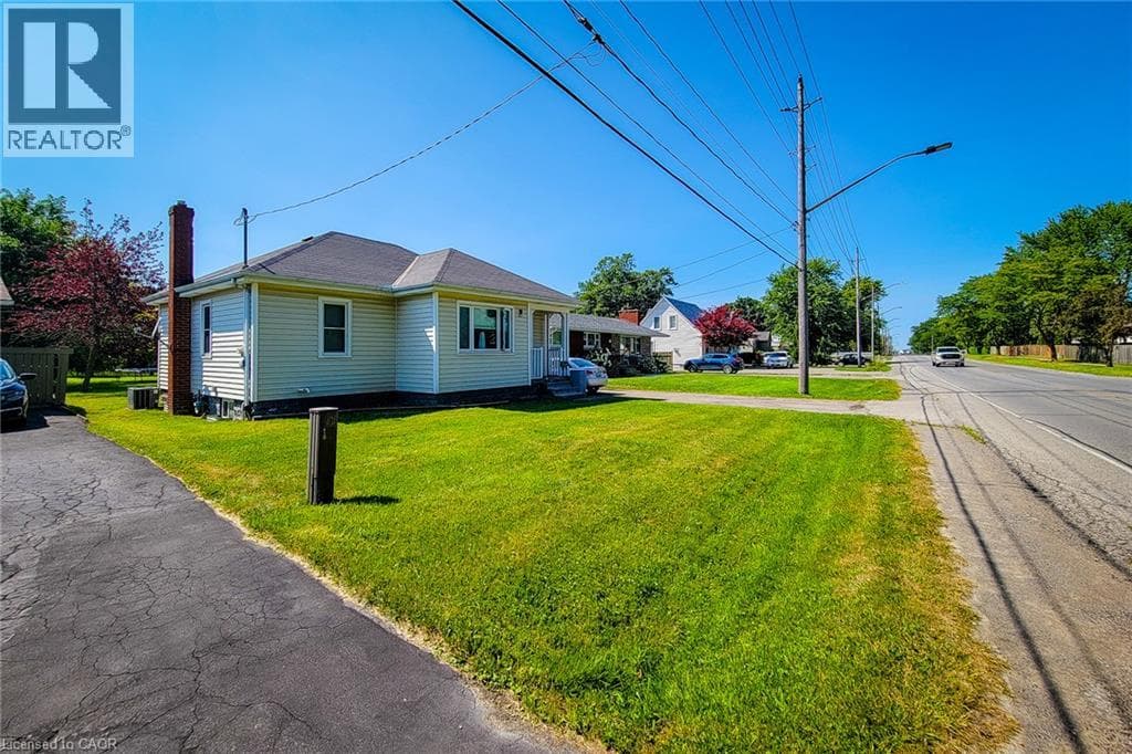 Single Family at 87 RICE Road, Welland, Ontario - Photo 4 - RE/MAX Garden City Realty