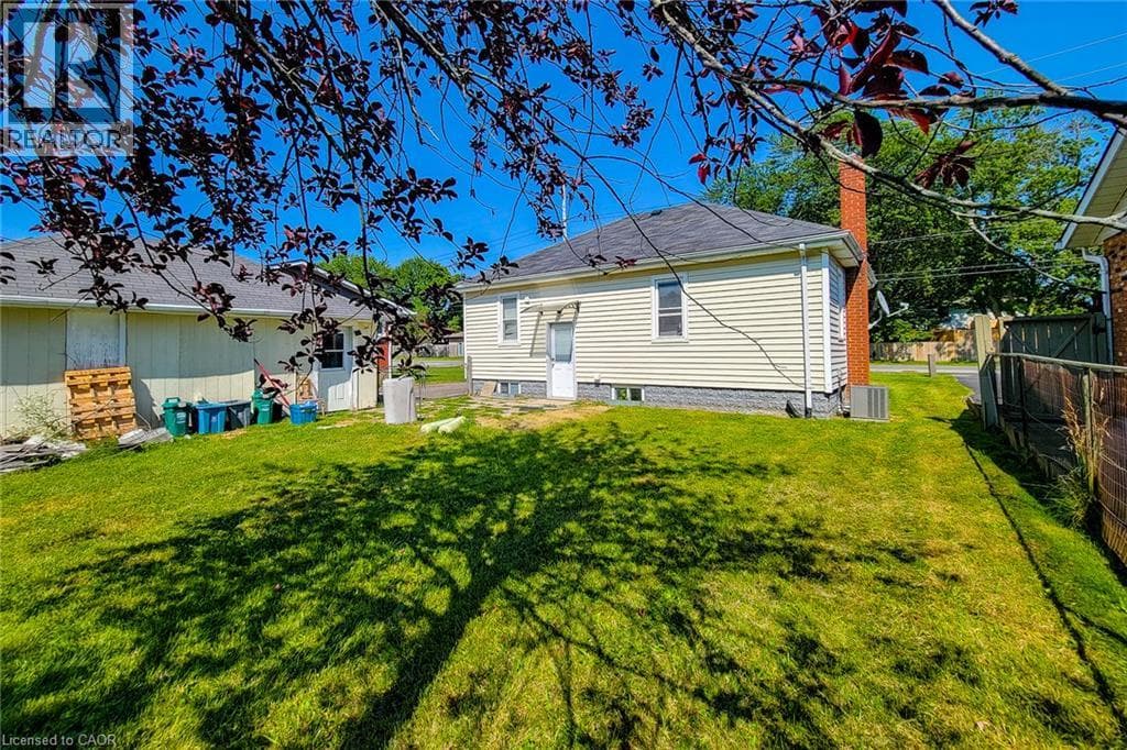 Single Family at 87 RICE Road, Welland, Ontario - Photo 8 - RE/MAX Garden City Realty