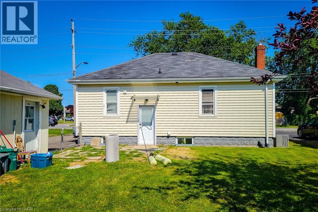 Single Family at 87 RICE Road, Welland, Ontario - Photo 7 - RE/MAX Garden City Realty