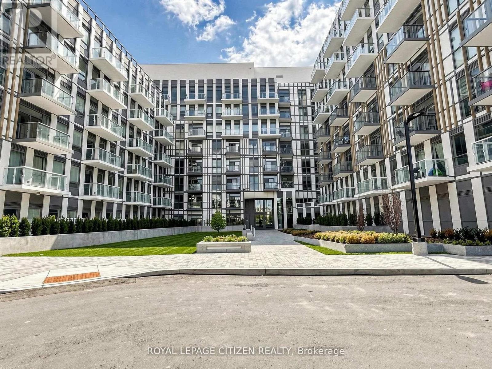 340- 1005 Dundas Street