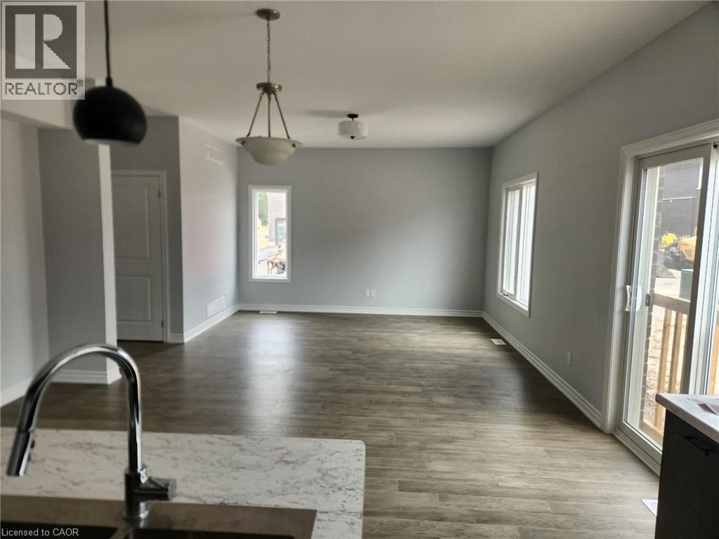 Single Family at 3266 PARKER Avenue, Fort Erie, Ontario - Photo 10 - RE/MAX Garden City Realty