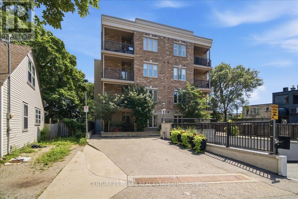 102- 70 Stewart Street